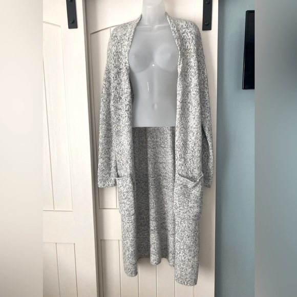 GAP Sweaters - GAP Women’s long sweater, size L